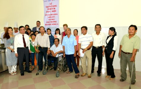USAID gives educational equipment to Dong A University’s Quang Nam campus (22352248304)