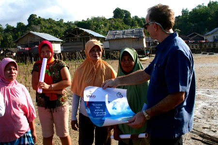 USAID Helps Combat Climate Change in Kendari (13940985247)