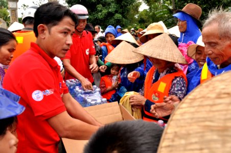 USAID and Save the Children support community evacuation drill and emergency preparedness in central Vietnam (8244667882)