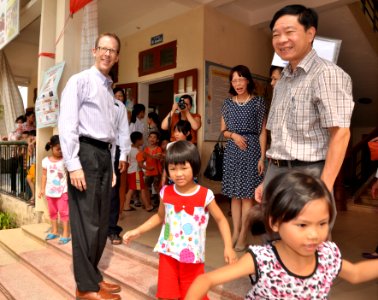 USAID Delivers Deworming Medication to Kindergartners in Nam Dinh Province (8920924370)