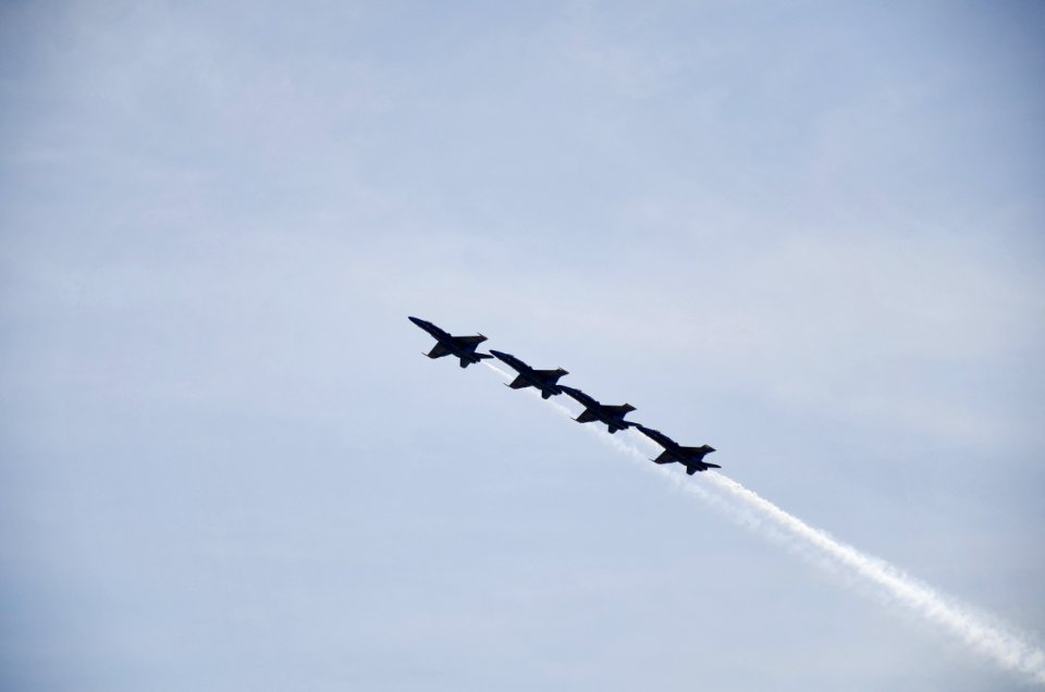US Navy Blue Angels enter Baltimore Harbor 120616-N-CG900-012