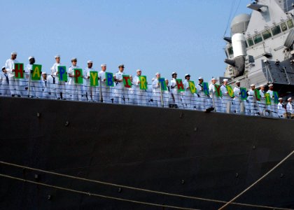 US Navy 080818-N-2838W-142 Sailors assigned to the guided missile destroyer USS Gonzalez (DDG 66) man the rails