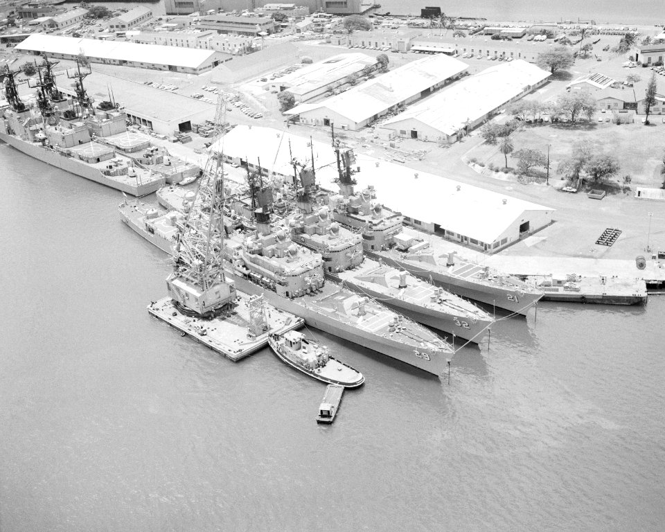 US Navy cruisers at Pearl Harbor during RIMPAC 1986