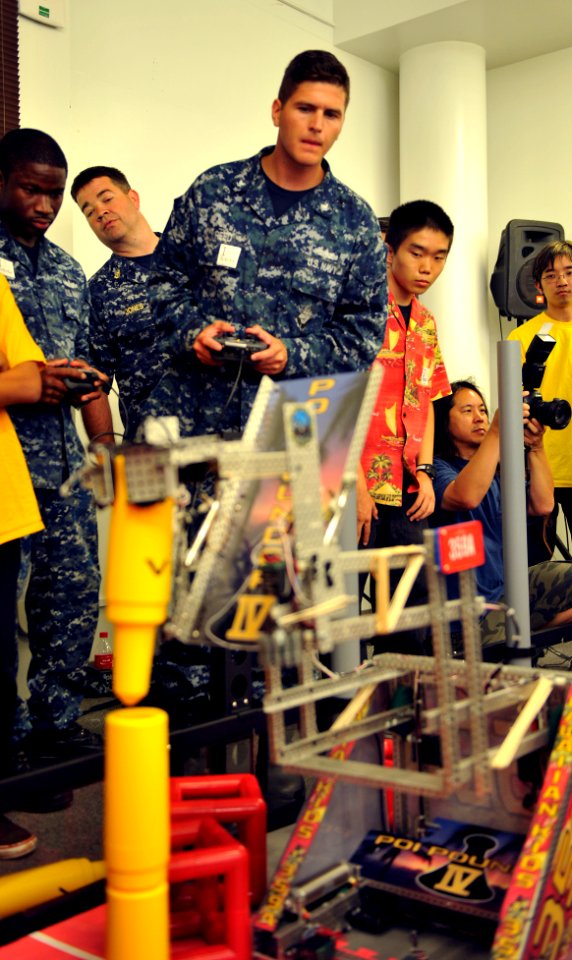 US Pacific Fleet and Office of Naval Research sponsor robotics competition, RIMPAC 2014 140705-N-UG232-002