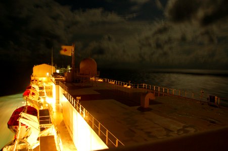 US Navy 080820-N-7498L-042 The Military Sealift Command hospital ship USNS Mercy (T-AH 19) transits the Pacific Ocean
