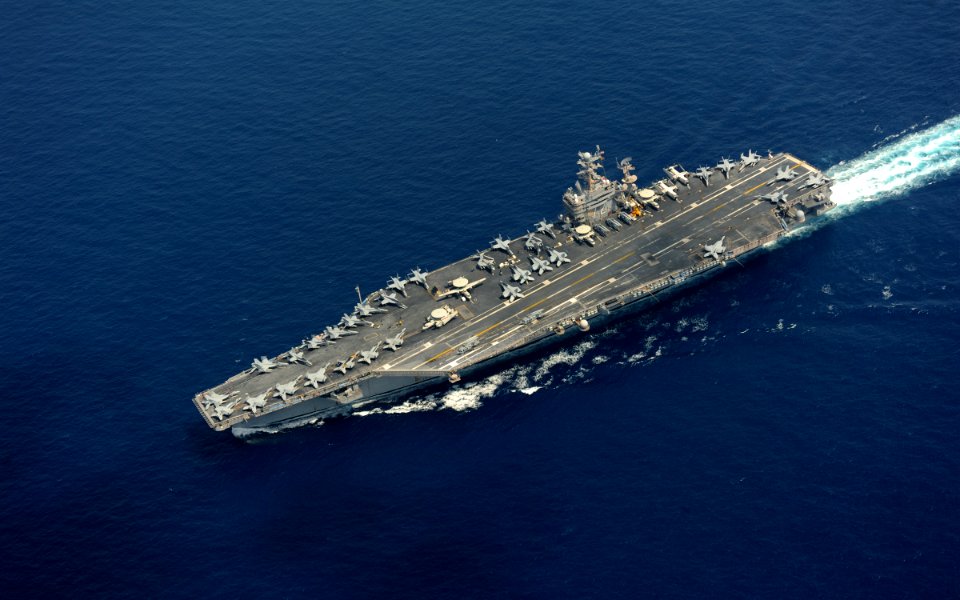 US Navy 120118-N-QH883-009 The Nimitz-class aircraft carrier USS Abraham Lincoln (CVN 72) transits the Indian Ocean