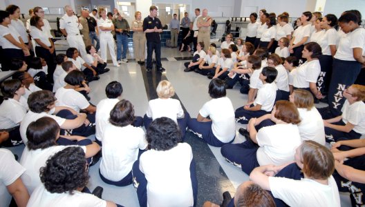 US Navy 080827-N-8848T-037 Dale Earnardt Jr. speaks to recruits of the Dale Jr. Division at the Recruit Training Command