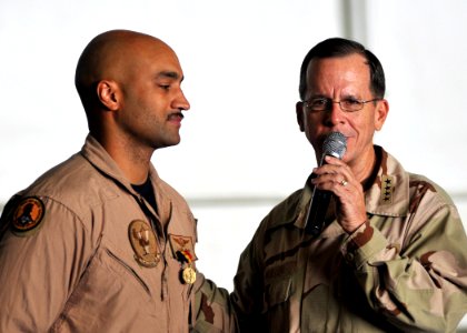 US Navy 080827-N-7981E-402 Chairman, Joint Chiefs of Staff Adm. Mike Mullen speaks to Sailors assigned to the