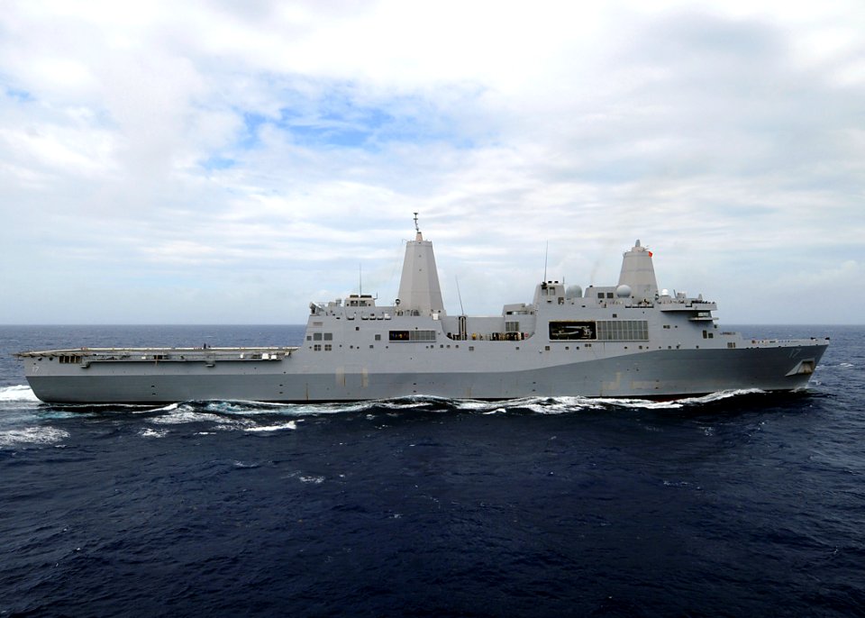 US Navy 080903-N-1082Z-019 he amphibious transport dock ship USS San Antonio (LPD 17) transits the Atlantic Ocean