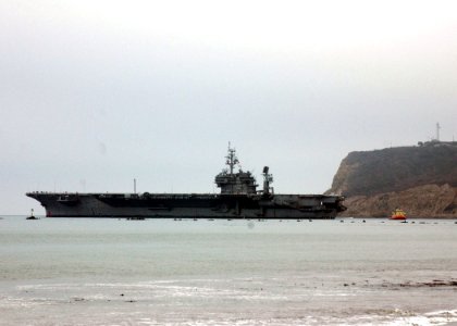 US Navy 080828-N-9076B-007 The aircraft carrier USS Kitty Hawk (CV 63) heads to the open ocean for the last time