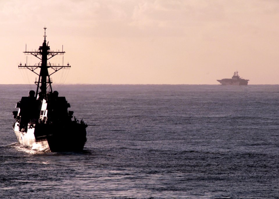 US Navy 080906-N-3392P-012 The guided-missile destroyer USS Roosevelt (DDG 80), left, and the multi-purpose amphibious assault ship USS Iwo Jima (LHD 7) transit the Atlantic Ocean
