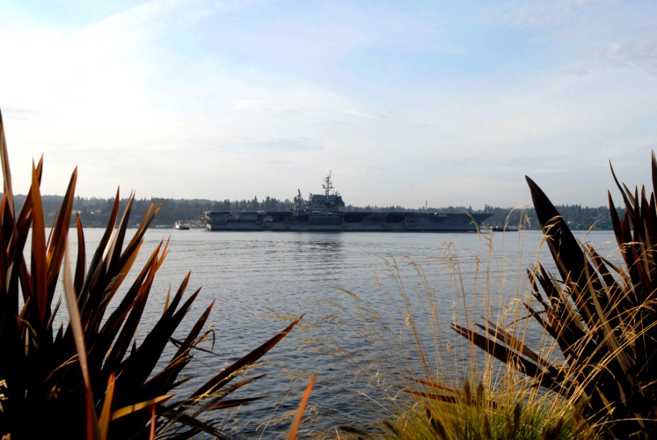 US Navy 080902-N-9928E-040 The aircraft carrier USS Kitty Hawk (CV 63) enters Puget Sound Naval Shipyard