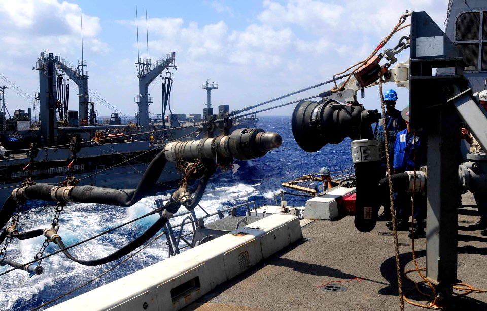US Navy 110810-N-CT127-111 The USS Mesa Verde takes on fuel from the USNS John Lenthall