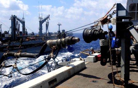 US Navy 110810-N-CT127-111 The USS Mesa Verde takes on fuel from the USNS John Lenthall
