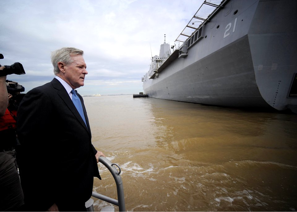 US Navy 110910-N-ZZ999-002 Secretary of the Navy (SECNAV) the Honorable Ray Mabus prepares to embark aboard USS New York (LPD 21)