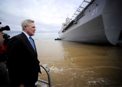 US Navy 110910-N-ZZ999-002 Secretary of the Navy (SECNAV) the Honorable Ray Mabus prepares to embark aboard USS New York (LPD 21)