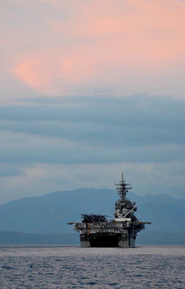US Navy 080912-N-8907D-240 The amphibious assault ship USS Kearsarge (LHD 3) is anchored off the coast of Haiti during a disaster relief mission to areas affected by recent hurricanes