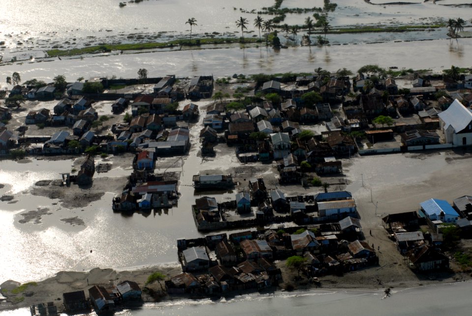 US Navy 080916-N-3595W-016 An aerial photograph of flooding caused by Hurricane Ike