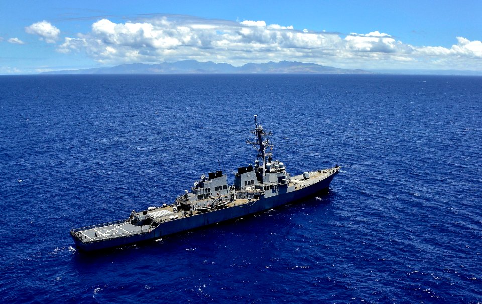 US Navy 110714-N-RI884-184 The guided-missile destroyer USS Russell (DDG 59) is underway in the Pacific Ocean near Hawaii conducting sea trials