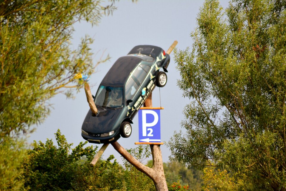 Park crash landing total damage