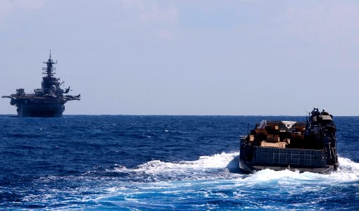 US Navy 110507-N-QP268-208 Landing Craft Utility (LCU) 1653 approaches the well deck of USS Bataan (LHD 5)