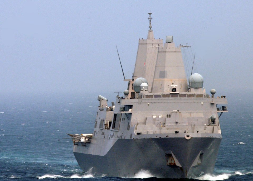 US Navy 110412-N-7508R-069 The amphibious transport dock ship USS Mesa Verde (LPD 19) is underway during a training exercise in the Atlantic Ocean