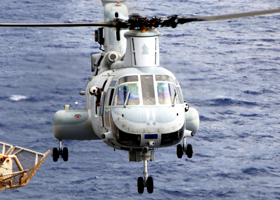 US Navy 080920-N-4236E-121 A CH-46E lands on the flight deck of the multi-purpose amphibious assault ship USS Iwo Jima (LHD 7)