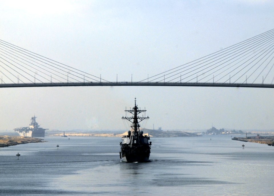 US Navy 080923-N-9134V-067 The the guided-missile destroyer USS Ramage (DDG 61) and the multi-purpose amphibious assault ship USS Iwo Jima (LHD 7) transit the Suez Canal