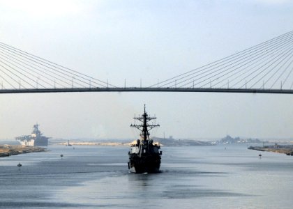 US Navy 080923-N-9134V-067 The the guided-missile destroyer USS Ramage (DDG 61) and the multi-purpose amphibious assault ship USS Iwo Jima (LHD 7) transit the Suez Canal