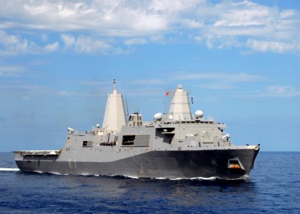 US Navy 080922-N-3392P-019 The amphibious transport dock ship USS San Antonio (LPD 17) steams through the Mediterranean Sea