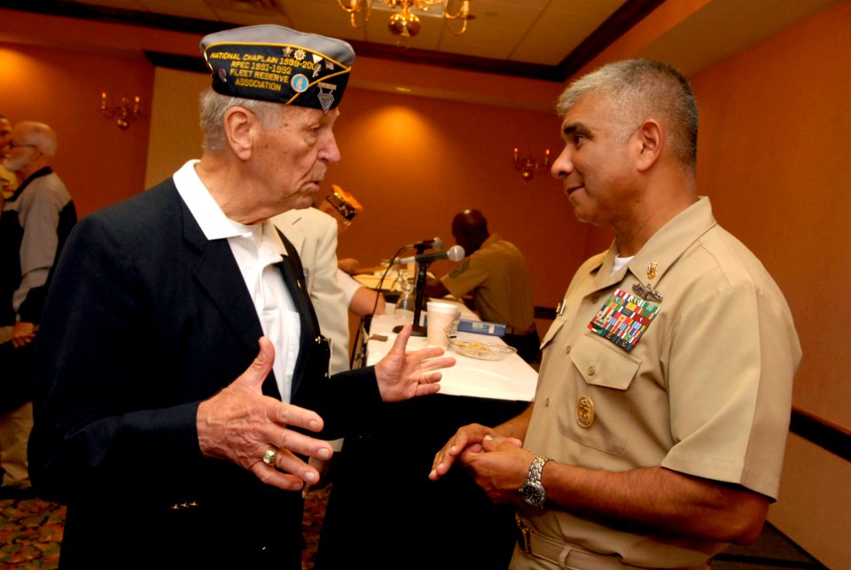 US Navy 080926-N-9818V-196 Master Chief Petty Officer of the Navy (MCPON) Joe R. Campa Jr. speaks to a member of the Fleet Reserve Association