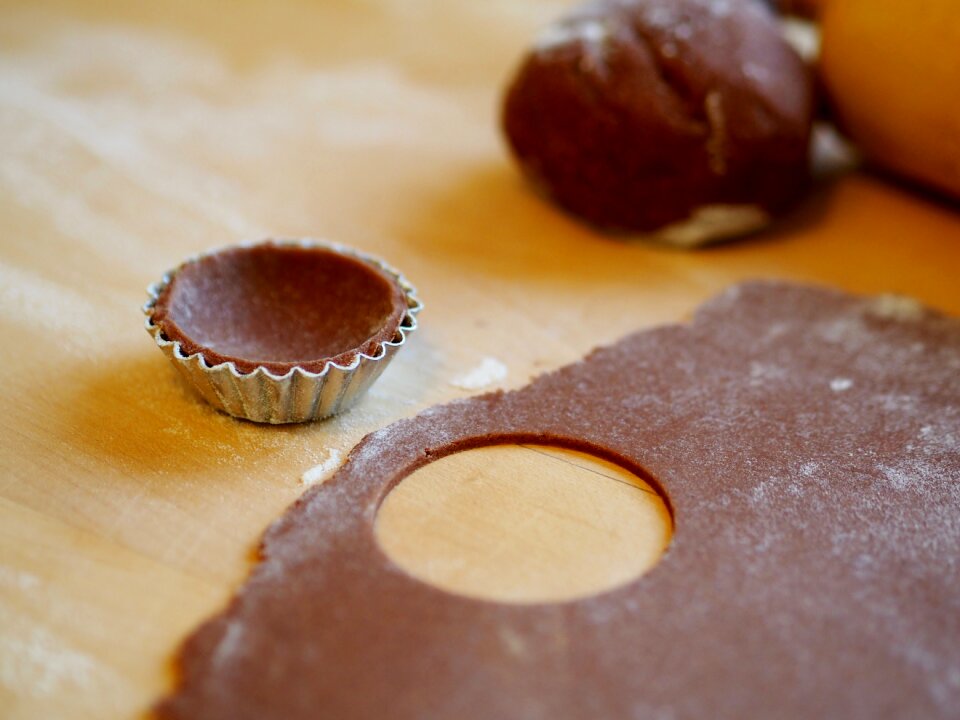Chocolate sugar dough