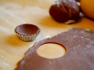 Chocolate sugar dough