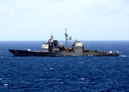 US Navy 081002-N-4236E-050 The guided-missile cruiser USS Vella Gulf (CG 72) steams through the Indian Ocean photo