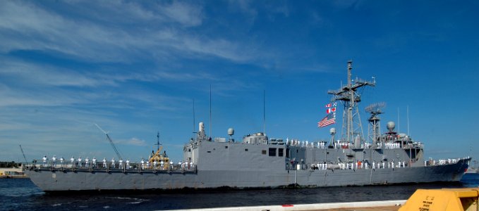 US Navy 081005-N-1522S-006 The guided-missile frigate USS McInerney (FFG 8) approaches the pier during a return to homeport at Naval Station Mayport after a six-month deployment