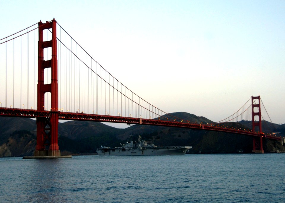 US Navy 081012-N-0515W-012 he amphibious assault ship USS Bonhomme Richard (LHD 6) crosses under the Golden Gate Bridge as she makes her way to San Francisco's Fleet Week