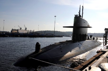 US Navy 081015-N-8467N-009 The Dutch submarine HNLMS Walrus (S802) sits moored to the pier at Submarine Base New London