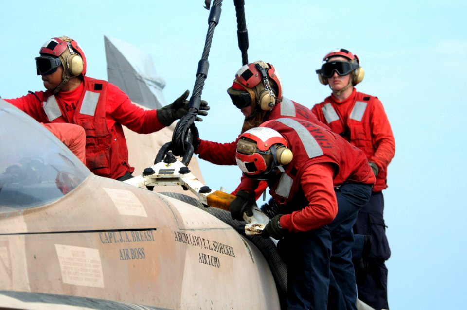 US Navy 081022-N-3659B-117 Sailors assigned to the crash and salvage team practice rigging a damaged aircraft