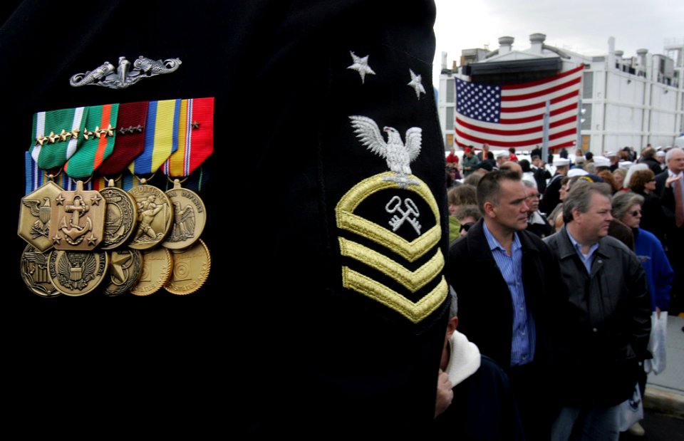 US Navy 081025-N-7441H-008 More than 4,000 attendees turned out for the commissioning of the Pre-Commissioning Unit USS New Hampshire (SSN 778)