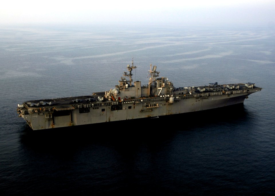 US Navy 081025-N-4236E-061 USS Iwo Jima (LHD 7) transits the Persian Gulf