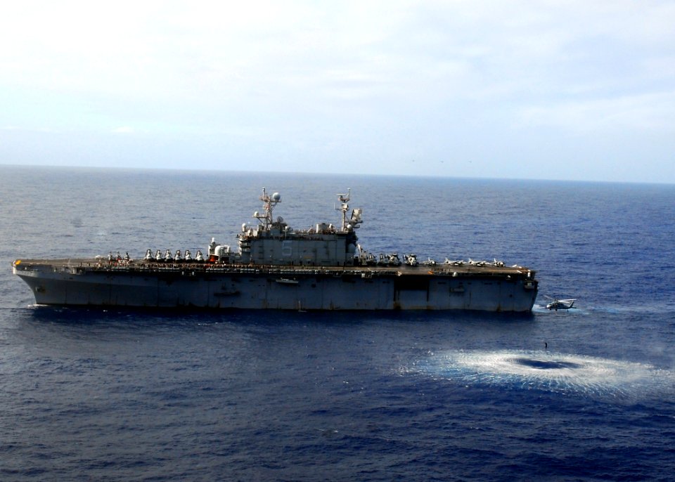 US Navy 081101-N-5148B-076 Search and rescue swimmers assigned to the