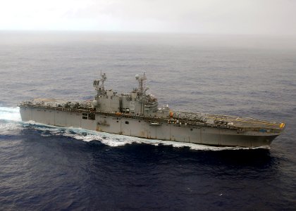 US Navy 081101-N-5148B-008 The Tarawa-class amphibious assault ship USS Peleliu (LHA 5) steams through the Pacific Ocean with more than 250 guests for a scheduled Tiger Cruise