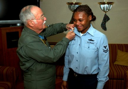 US Navy 081225-N-4236E-019 Deputy Assistant Secretary of the Navy for Reserve Affairs The Honorable H.C
