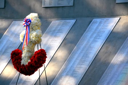 US Navy 081107-N-9689V-005 A wreath, placed in memory of one of the U.S. Navy