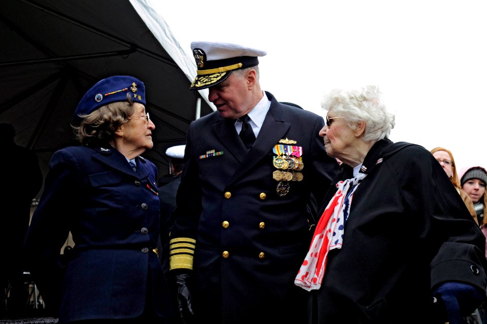 US Navy 081108-N-8273J-285 Chief of Naval Operations Adm. Gary Roughead, middle, speaks with WWII Navy WAVES at the conclusion of the commissioning ceremony for the littoral combat ship USS Freedom (LCS 1)