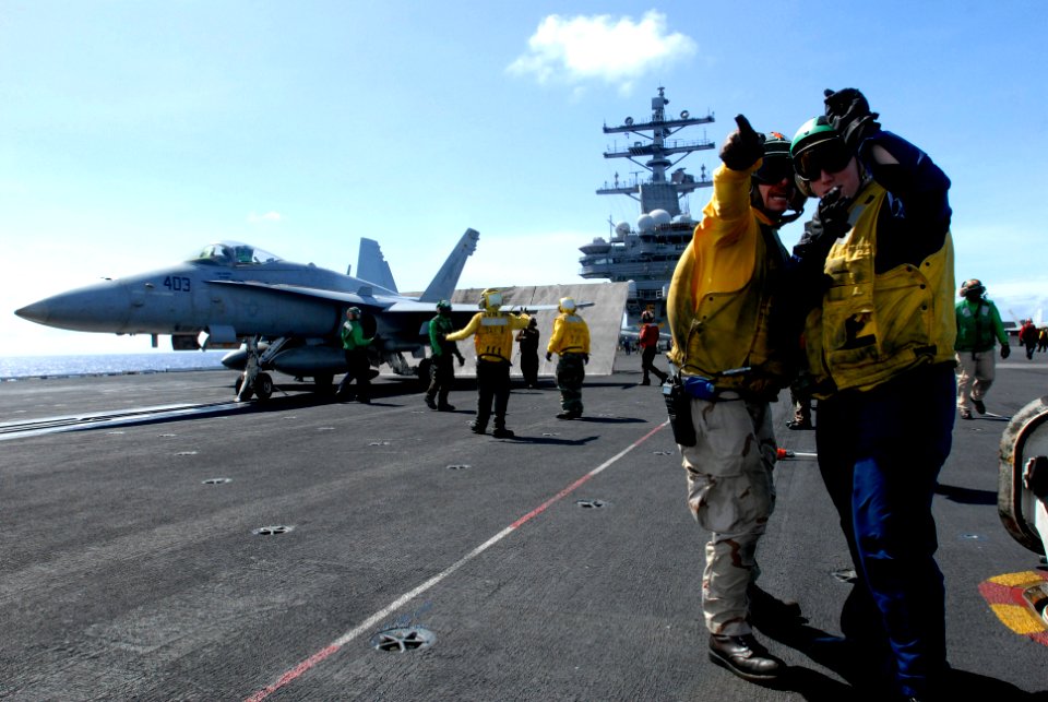 US Navy 081111-N-7730P-067 Lt.Cmdr. Trey