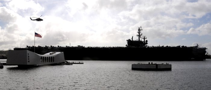 US Navy 081117-N-9758L-066 USS Ronald Reagan (CVN 76) passes the USS Arizona Memorial