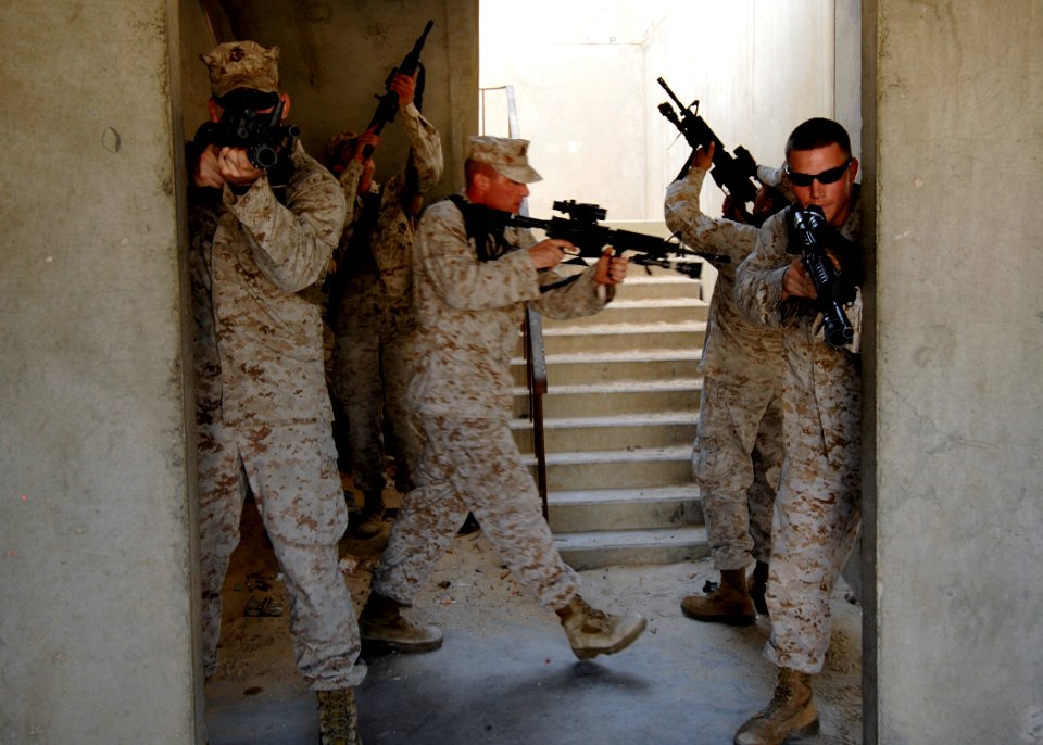 US Navy 081120-N-6278K-383 Marines seize a building during bilateral urban assault training