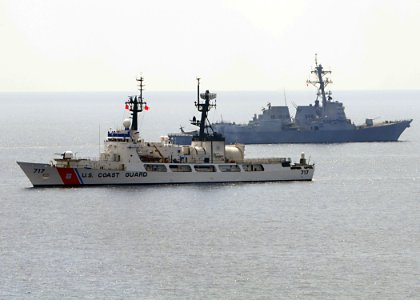 US Navy 100712-N-3446M-176 Ships conduct gunfire exercise during CARAT 2010