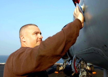 US Navy 081128-N-2456S-114 Chief Aviation Electrician's Mate Chris Mcanney, assigned to the